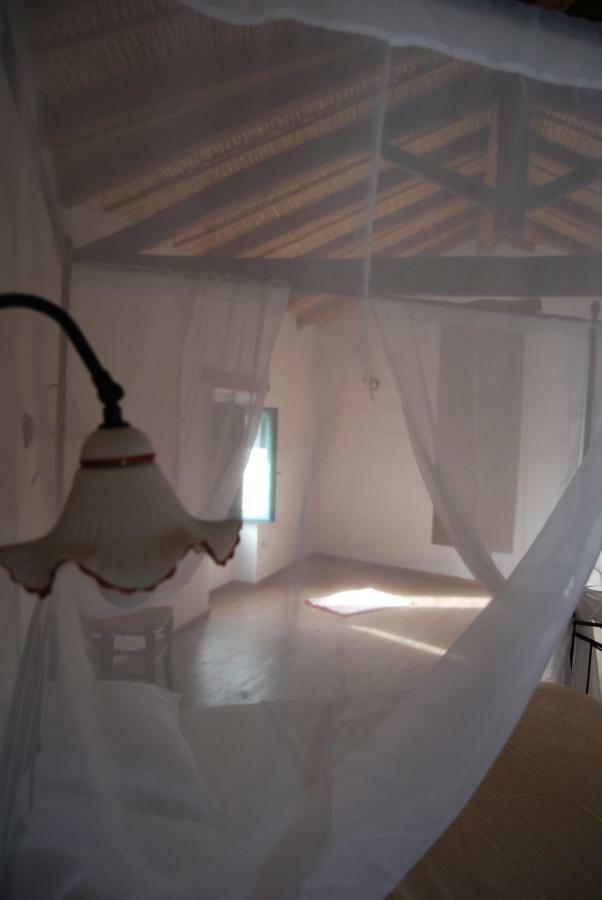 B&B Charme Sa Pardina Orroli Habitación foto